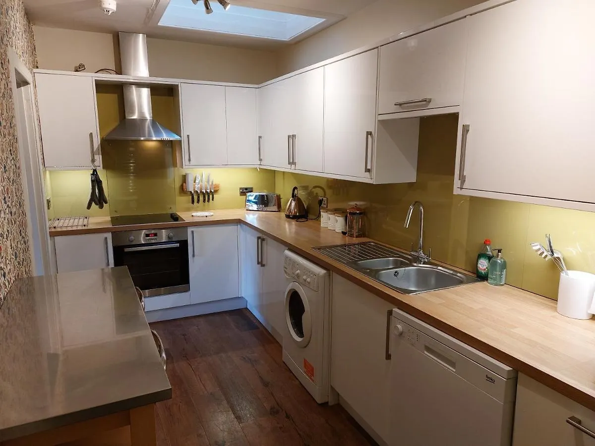Stunning 5Br Royal Mile Penthouse Apartment Edinburgh