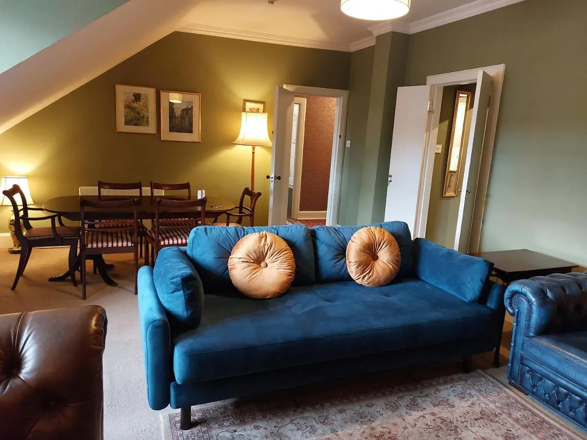 Stunning 5Br Royal Mile Penthouse Apartment Edinburgh
