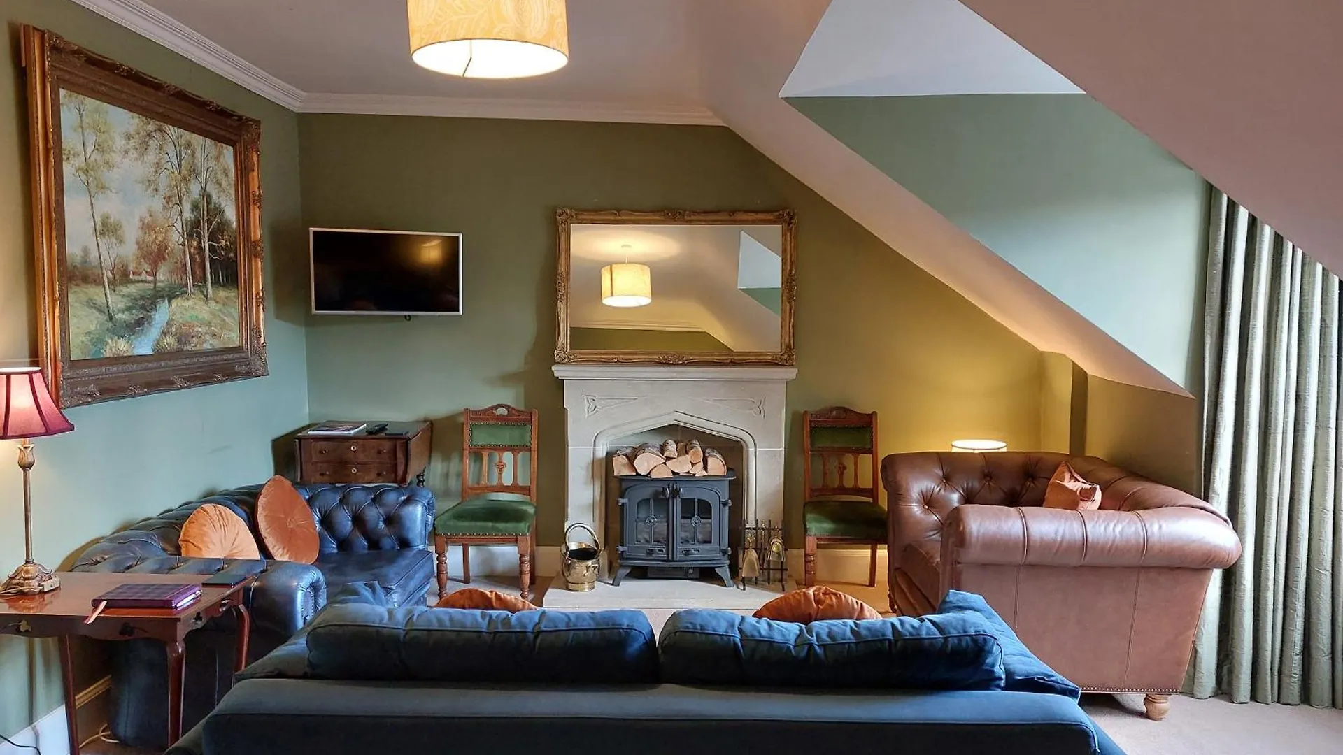 Stunning 5Br Royal Mile Penthouse Apartment Edinburgh