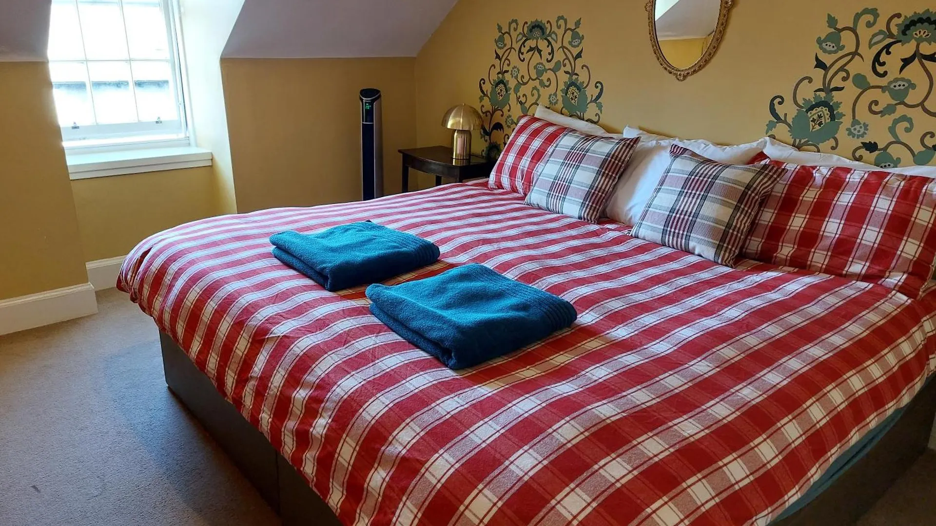 Stunning 5Br Royal Mile Penthouse Apartment Edinburgh United Kingdom