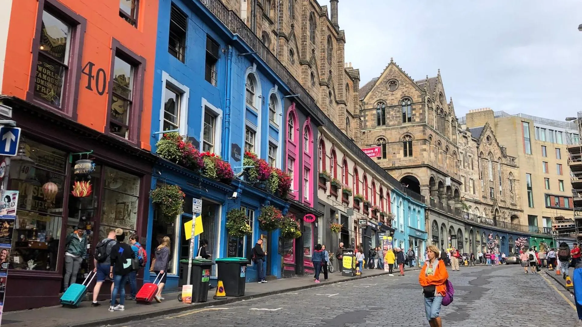 Stunning 5Br Royal Mile Penthouse Apartment Edinburgh