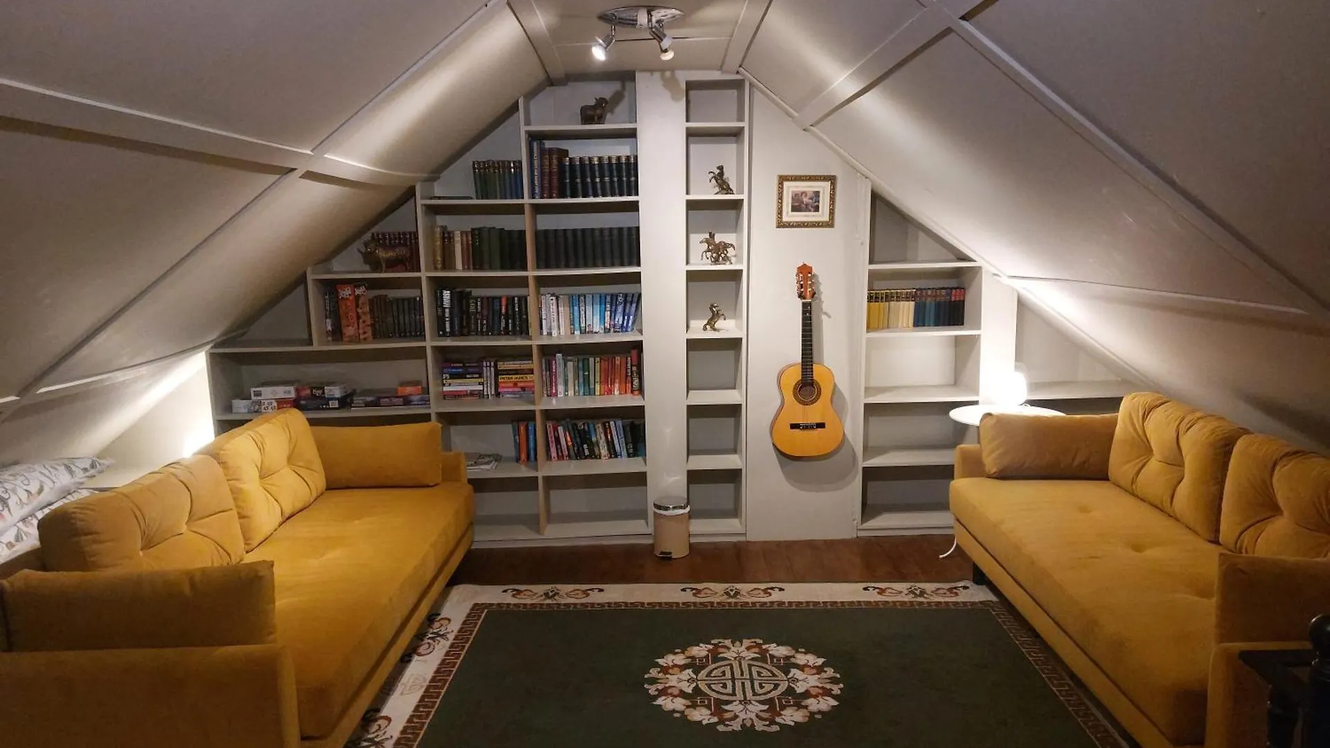 Stunning 5Br Royal Mile Penthouse Apartment Edinburgh