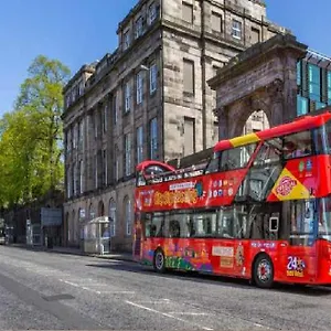 Apartment One Bedroom Flat In Old Town , Heart Of Flat Sleeps 6, Edinburgh