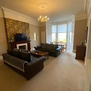 Apartment Beautiful & Bright 2 Bed Flat Murrayfield, Edinburgh